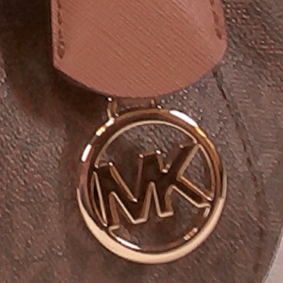 LKNW Michael Kors Signature Lg Chain Shoulder Bag GoldTone Accents(No Call Outs) - Picture 9 of 16